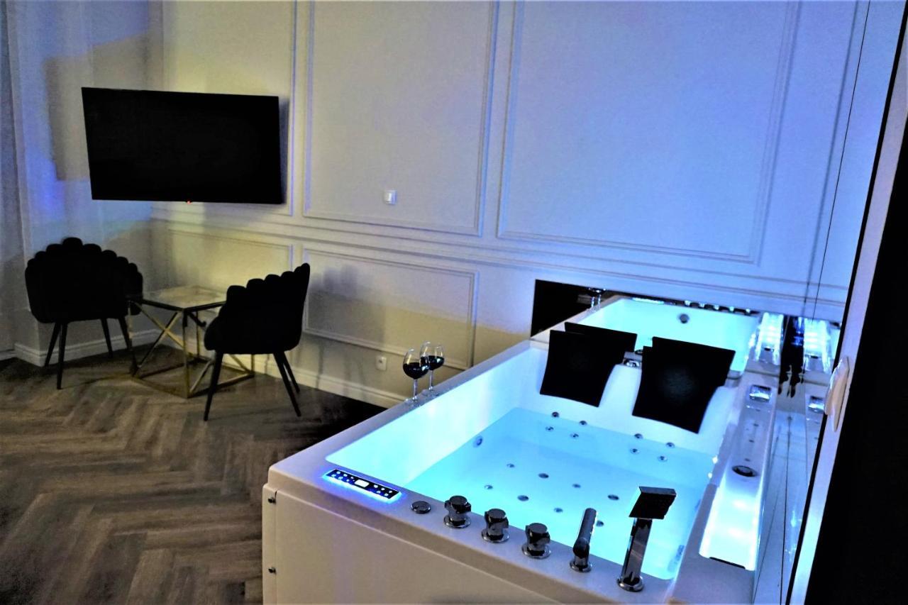 Luxury Jacuzzi Apartment Krakkó Kültér fotó