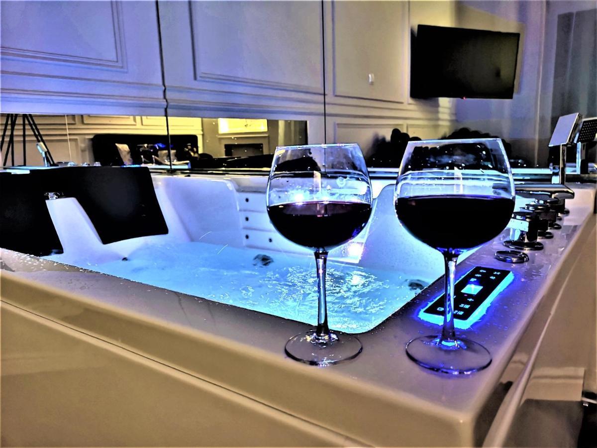 Luxury Jacuzzi Apartment Krakkó Kültér fotó